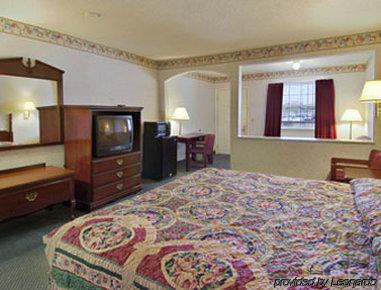 Super 8 By Wyndham Dallas South Oda fotoğraf